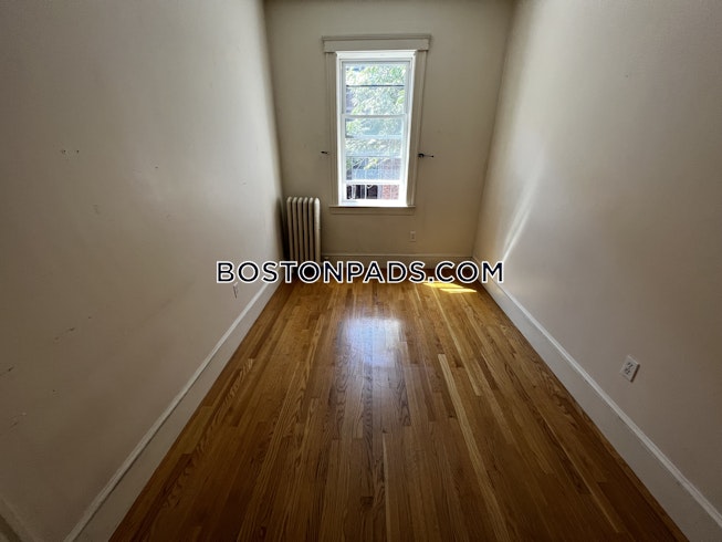 Boston - $3,900 /mo