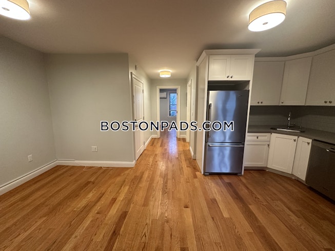 Boston - $2,600 /mo