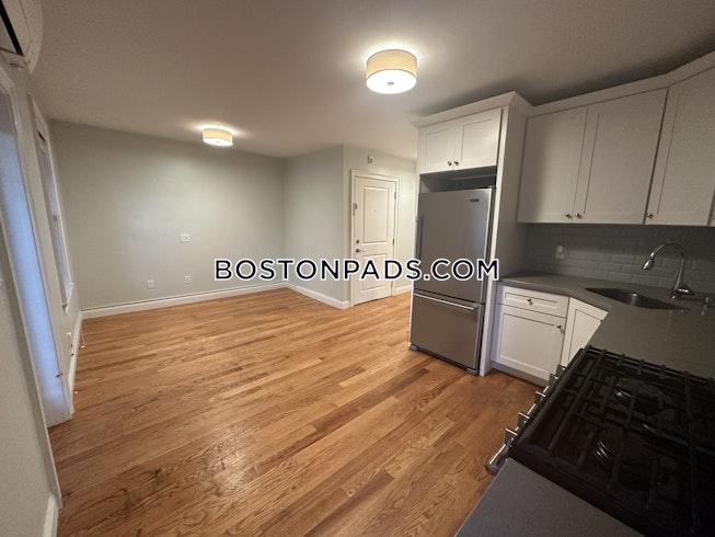 Boston - $2,600 /mo