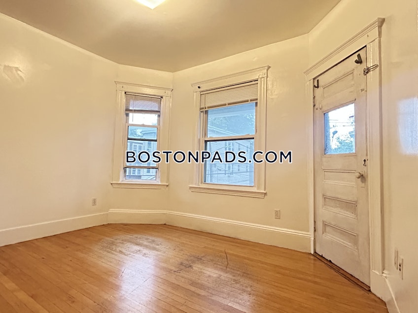 Boston - $3,800 /month