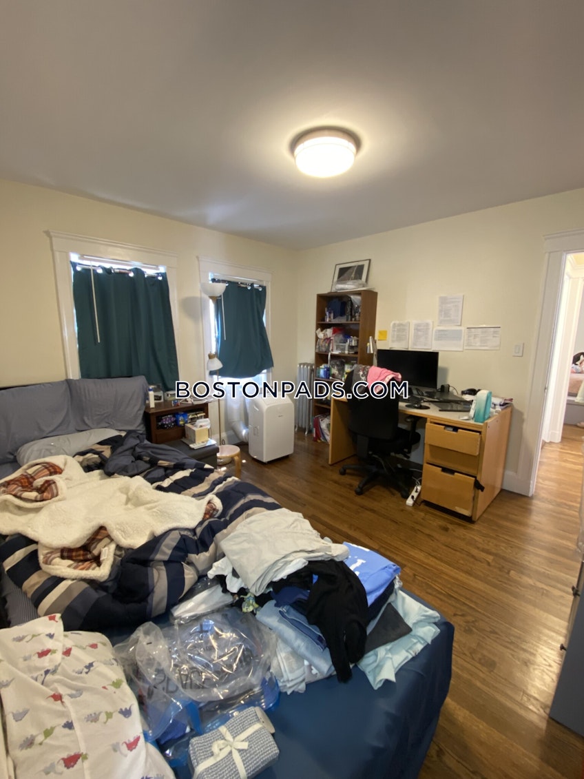 Medford - $3,900 /month