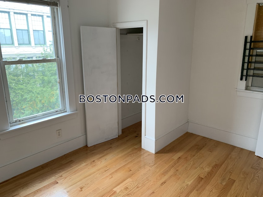 Boston - $2,900 /month