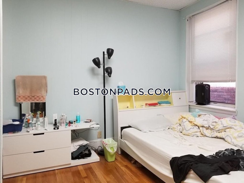 Boston - $3,200 /month