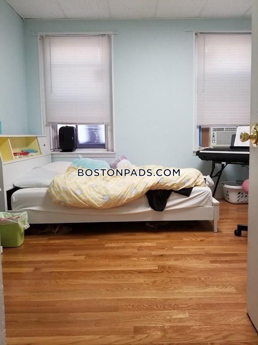 Boston - $3,200 /month