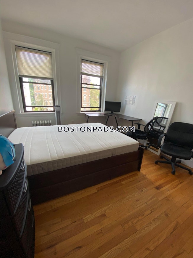 Boston - $2,200 /mo