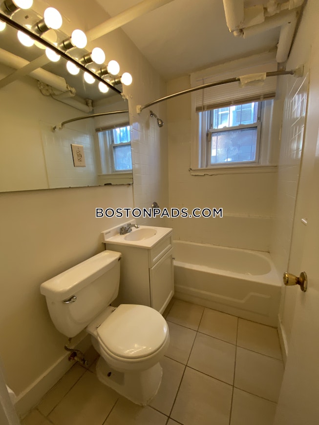 Boston - $2,000 /mo