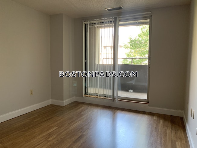 Boston - $3,500 /mo