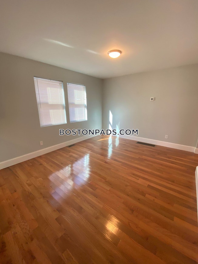 Medford - $3,600 /mo