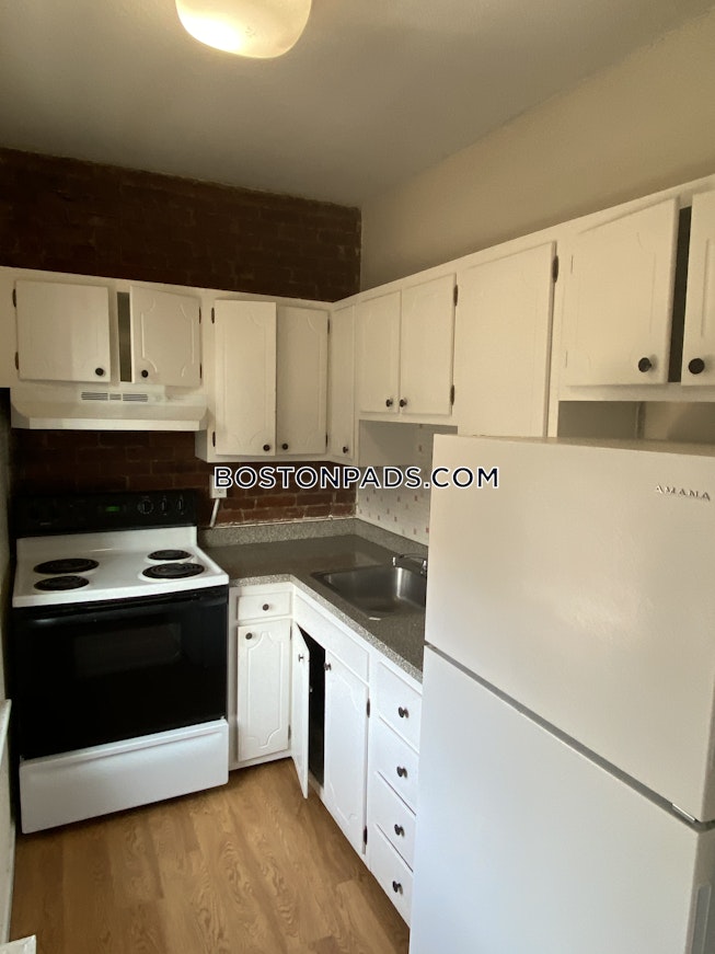 Boston - $2,200 /mo