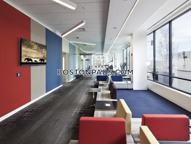 Boston - $2,895 /mo