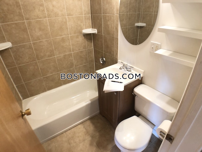 Boston - $4,140 /mo