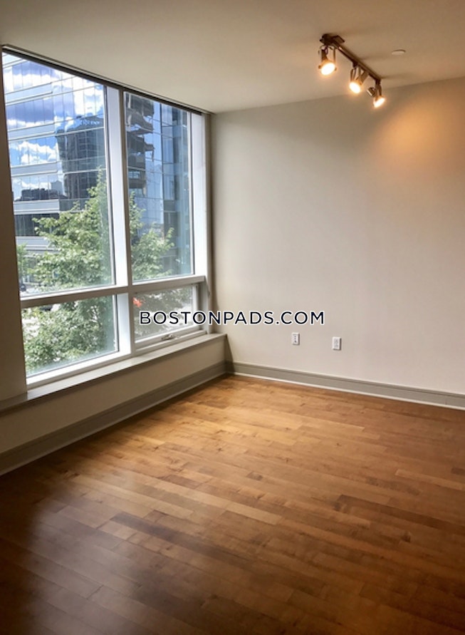 Boston - $4,000 /mo