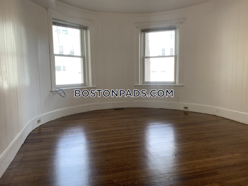 Boston - $2,750 /month