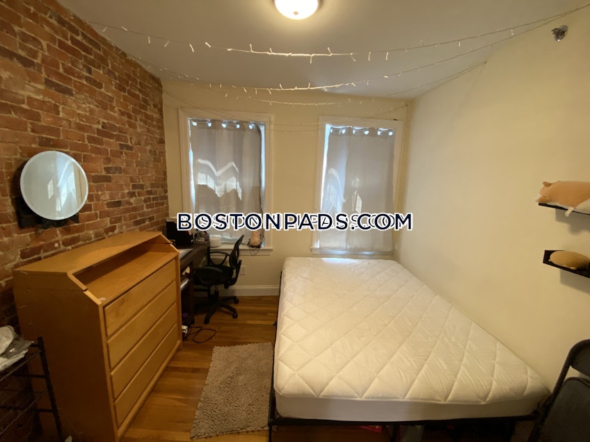 Boston - $5,400 /month