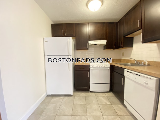 Boston - $2,000 /mo