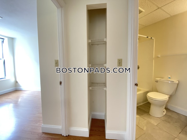 Boston - $2,000 /mo