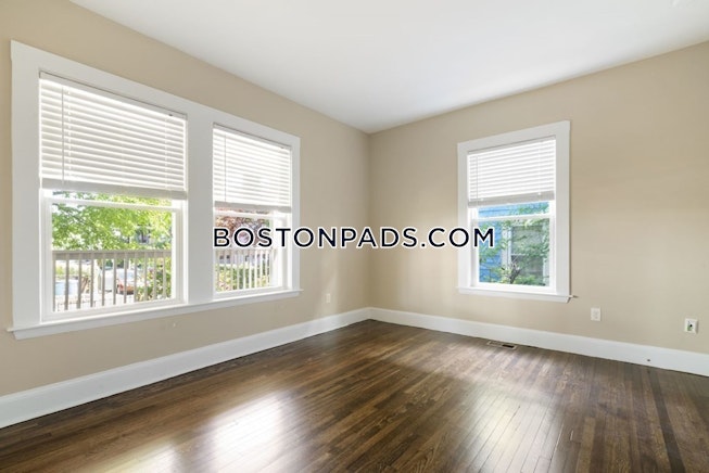 Boston - $1,700 /mo