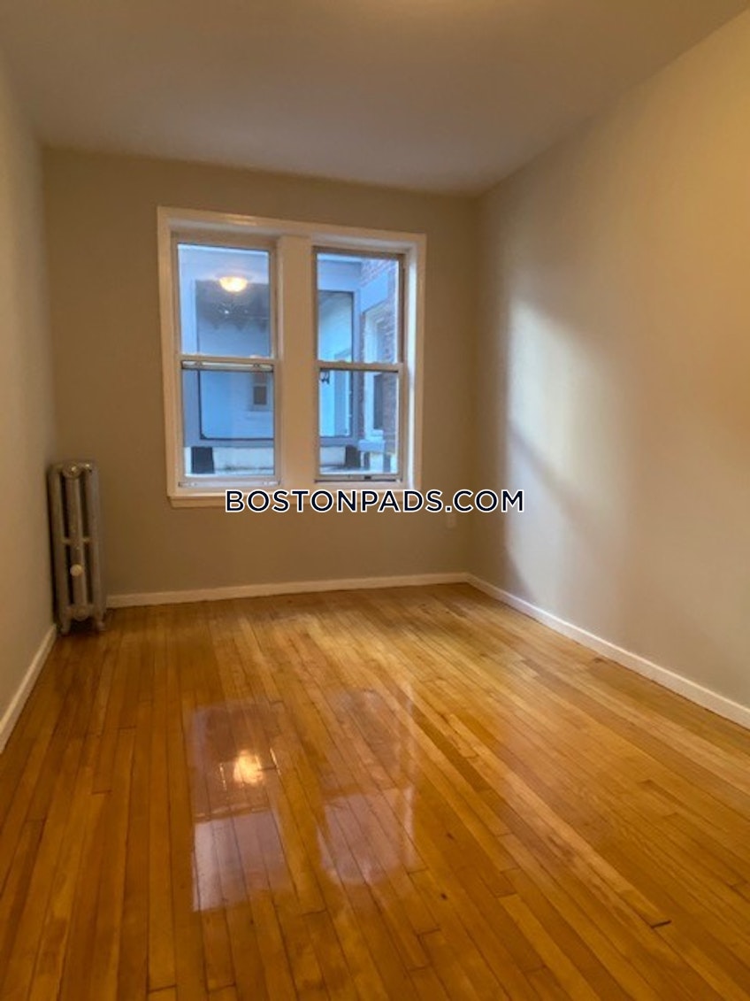 Boston - $3,810 /month