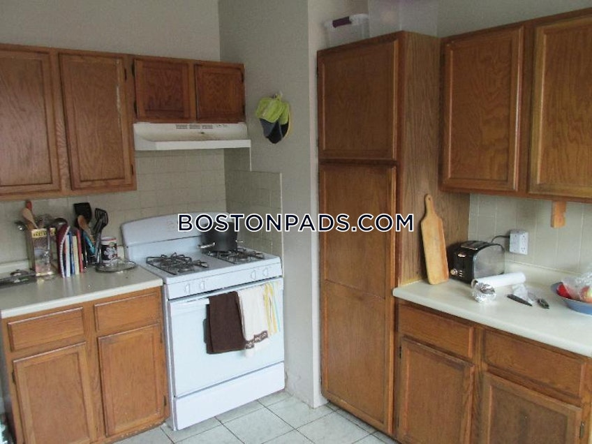 Boston - $2,600 /month