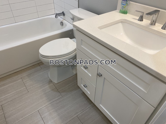 Boston - $2,975 /mo