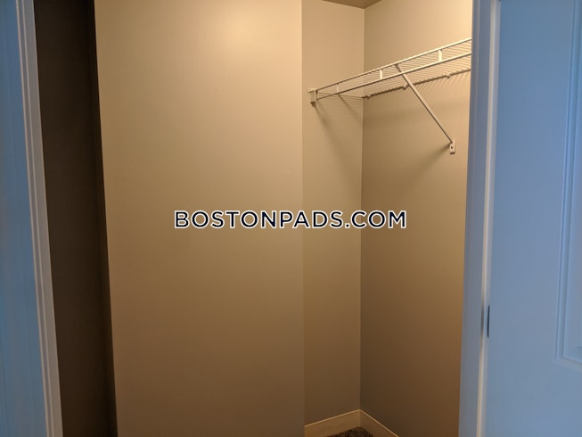 Boston - $3,462 /mo