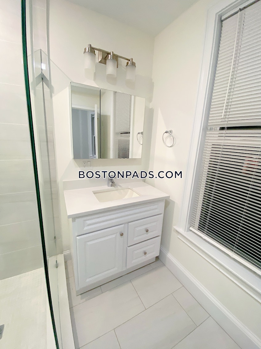 Boston - $3,295 /month