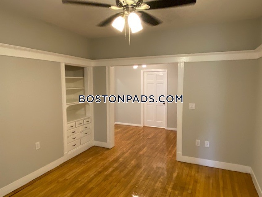 Boston - $3,810 /month