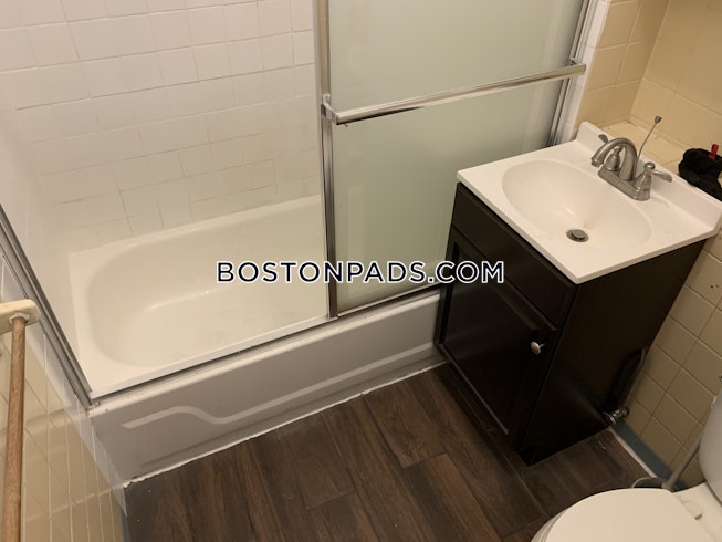 Boston - $5,200 /mo