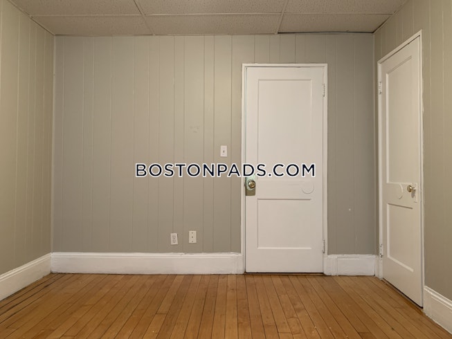 Boston - $2,600 /mo