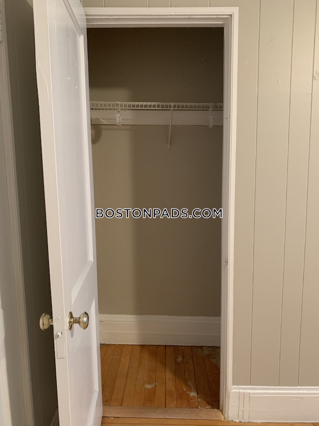 Boston - $2,600 /mo