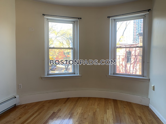 Roxbury Crossing - $1,750 /mo