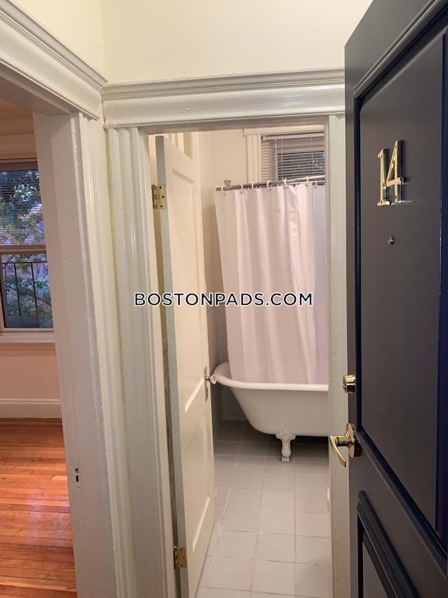 Boston - $2,250 /mo