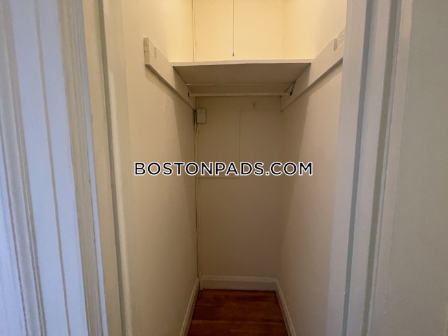 Newton - $2,700 /mo