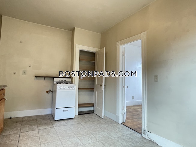 Boston - $2,500 /mo