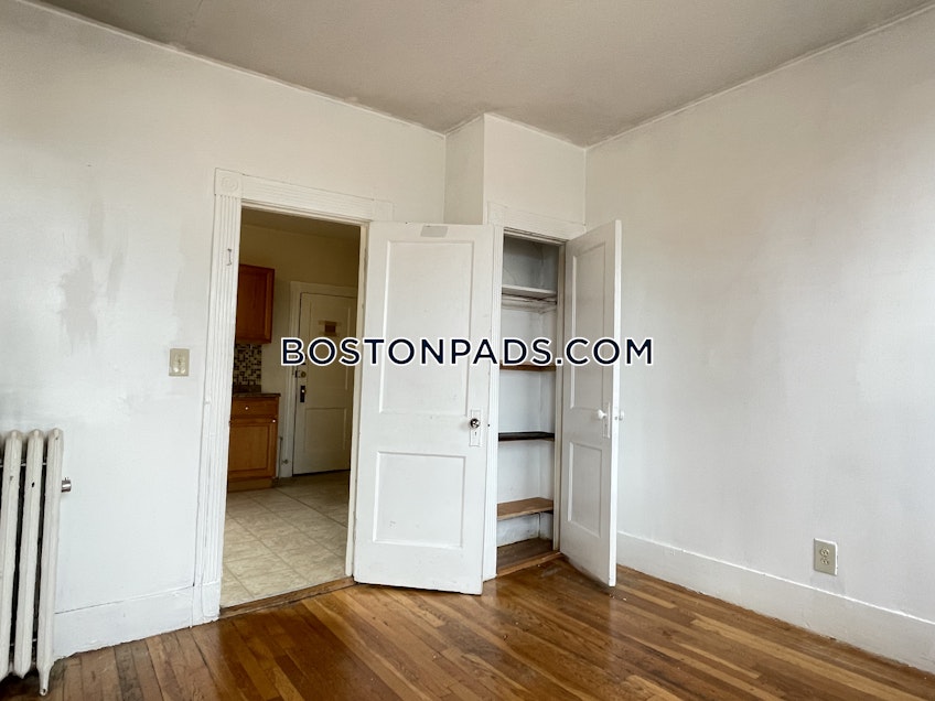 Boston - $2,500 /month