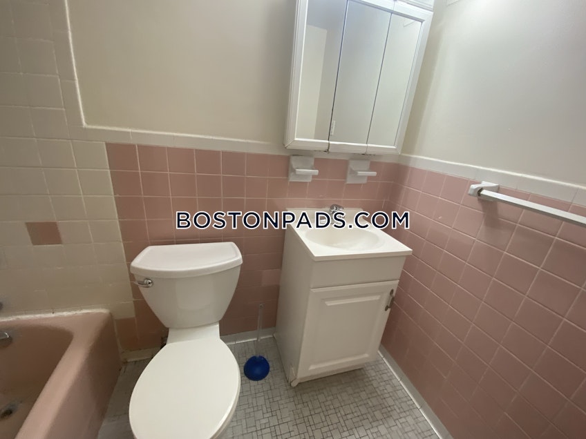 Boston - $1,800 /month