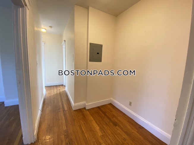 Boston - $2,400 /mo