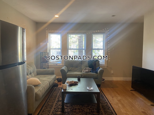 Somerville - $4,400 /mo