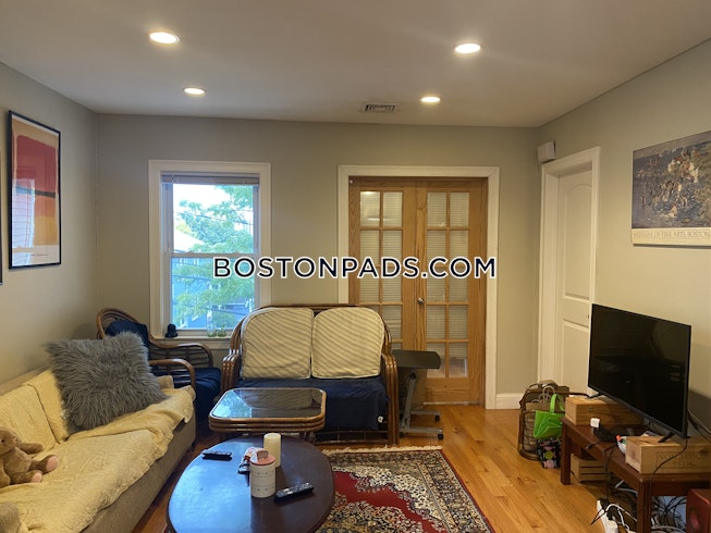 Somerville - $3,900 /mo