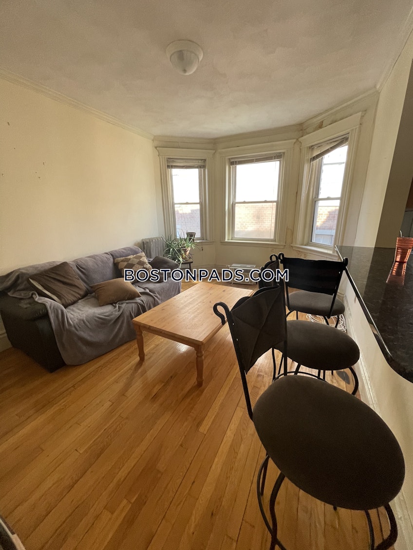 Boston - $2,850 /month