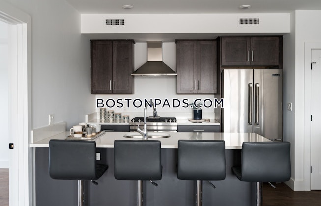 Boston - $2,900 /mo