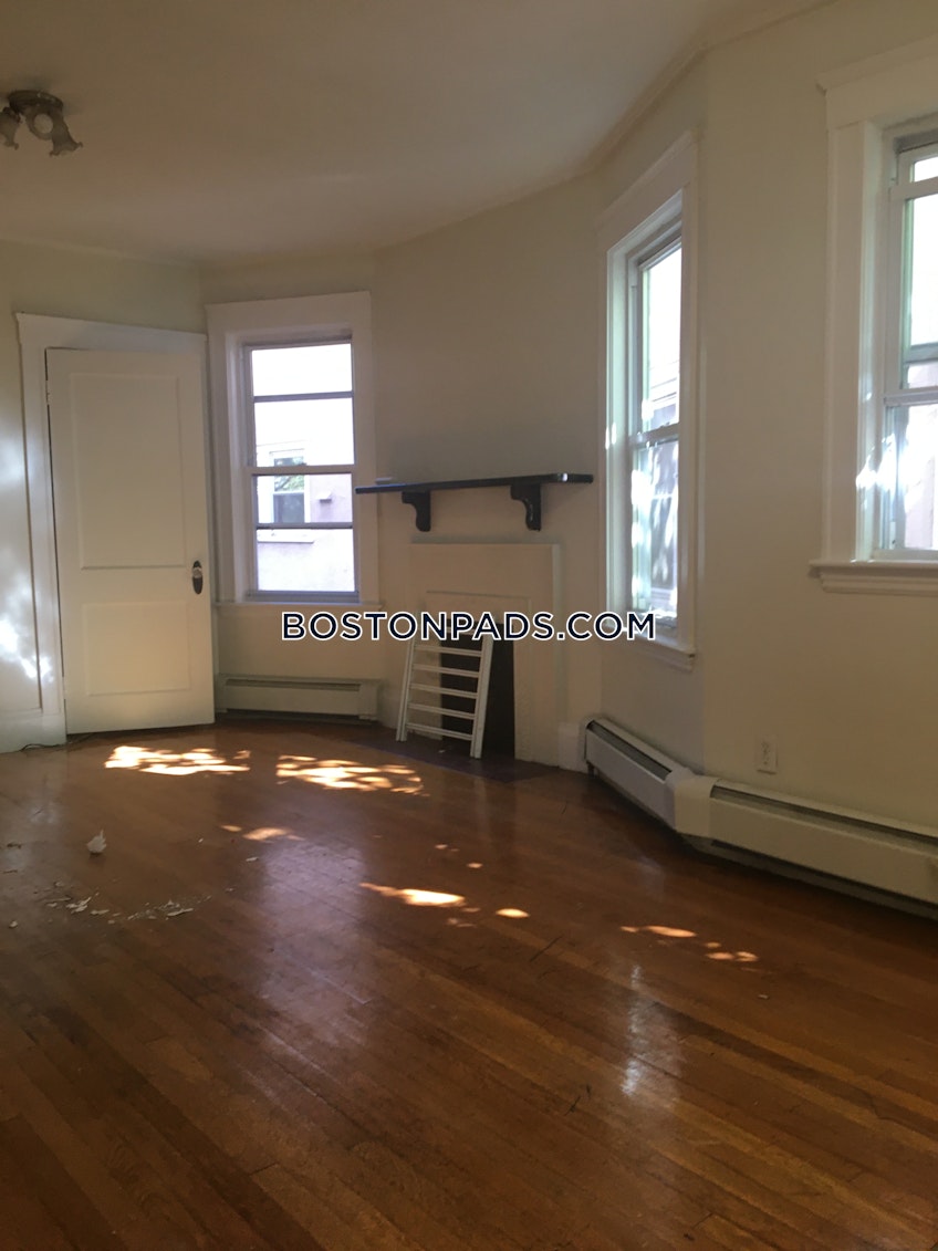 Brookline - $3,900 /month