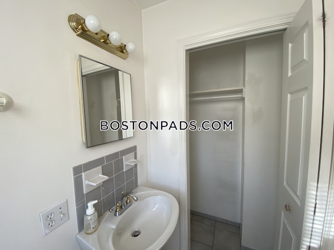 Boston - $3,600 /mo