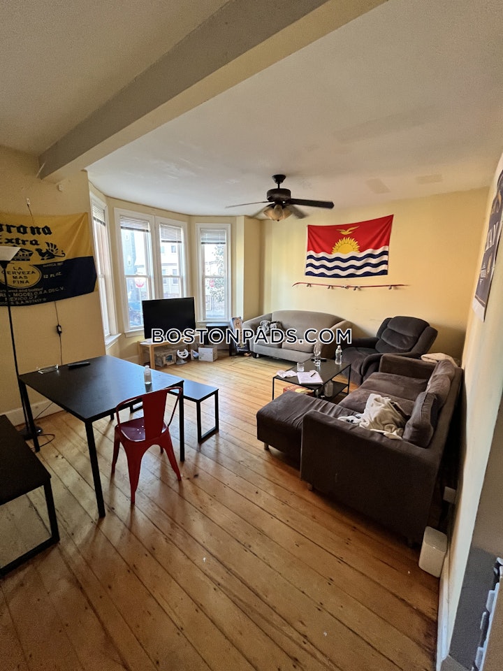 mission-hill-updated-6-bed-2-bath-on-parker-st-in-boston-boston-10200-8005667 