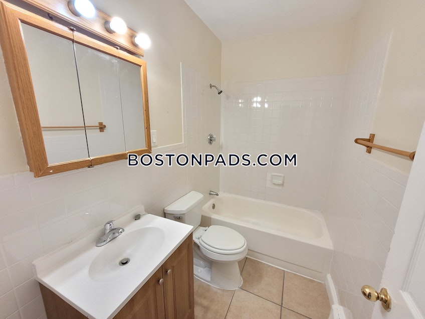 Boston - $3,275 /month