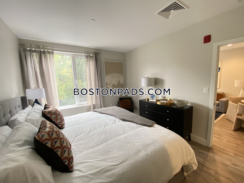 Boston - $3,906 /month