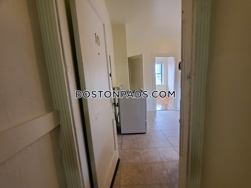 Boston - $2,500 /month