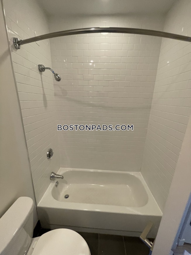 Boston - $4,996 /mo