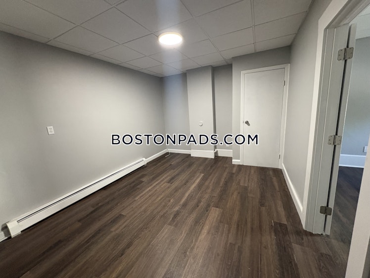 maverick St., Boston