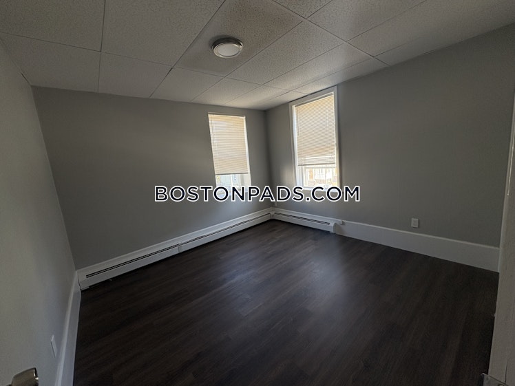 maverick St., Boston